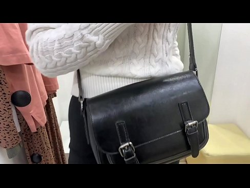 ❤️ Masturbasi publik dari jalang muda FeralBerry dengan dildo di kamar pas Pelacur pada kami id.oldsex.ru ️
